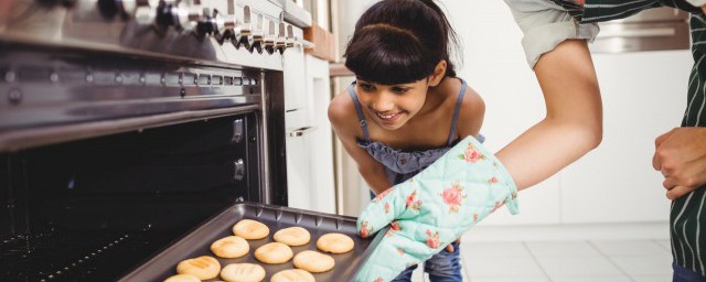 在家烤箱做烤饼干的方法 在家烤箱如何做烤饼干