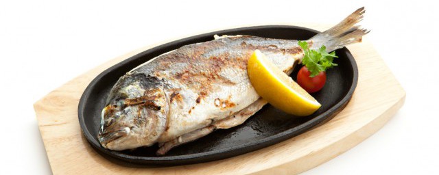 煎鲳鱼怎么做好吃 鱼皮酥脆鲜嫩煎鲳鱼家常做法