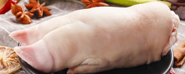 猪脚怎么做好吃不腻又简单 黄豆烧猪蹄的做法