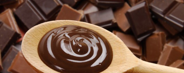 怎样做巧克力简单方法 做巧克力的烹饪方法