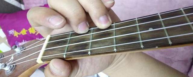 尤克里里七个音怎么弹 ukulele初级教程